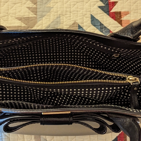 KATE SPADE/ VILLABELLA QUINN AVENUE BLACK BEIGE BOW SHOULDER BAG - Picture 8 of 13